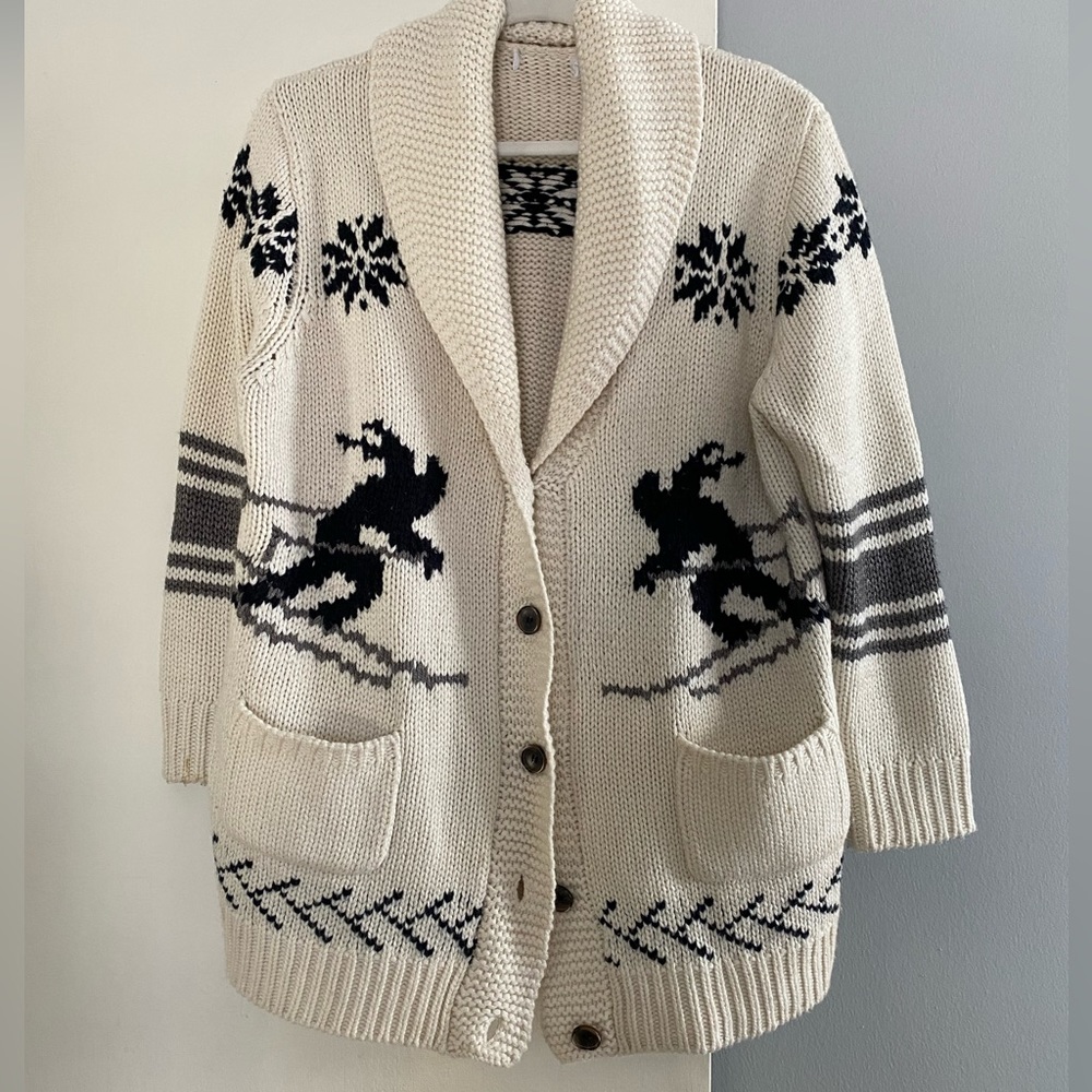 Beautiful Button Up Cableknit Wool Ski Cardigan - Excellent Condition.